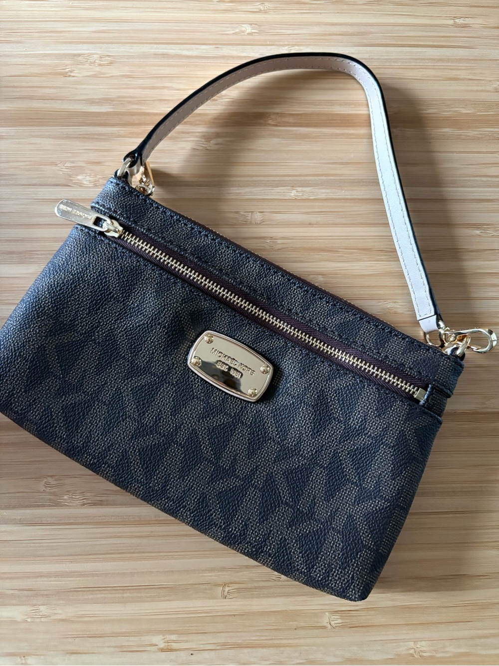 Michael Kors Petite Clutch